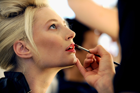 8 способов сохранить макияж