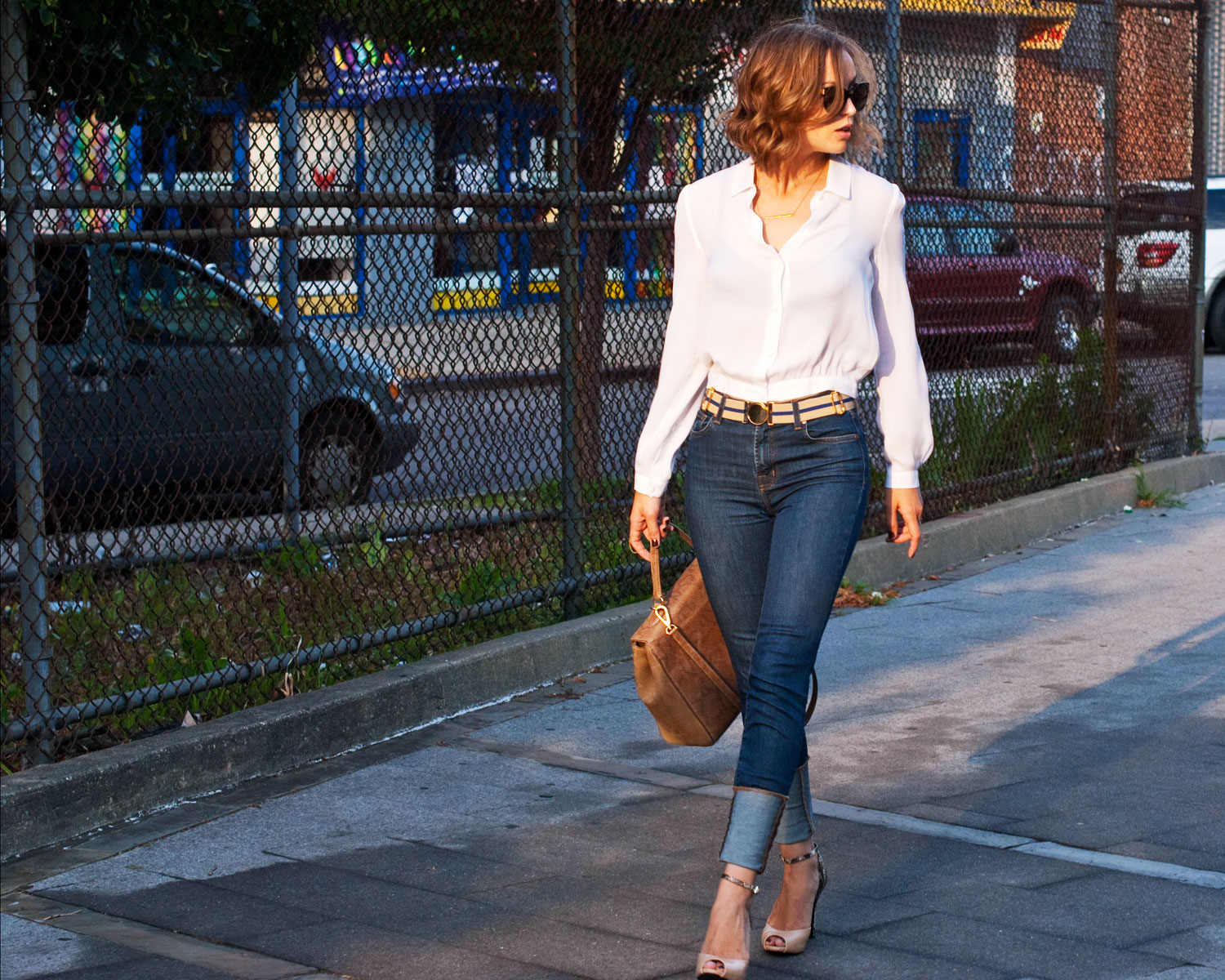 джинсы и белая рубашка женская фото