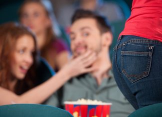 Может ли женатый мужчина противостоять обаянию красивой женщины?