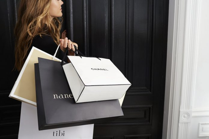 7903a0a2f386bff9_SHOT_5_Shopping_Inspiration_0019