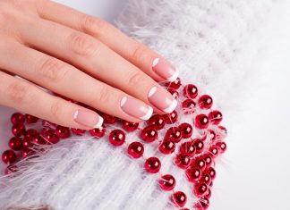 7 вдохновляющих идей модного лунного маникюра