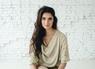 6 приёмов с волосами, которые сделают лицо более худым