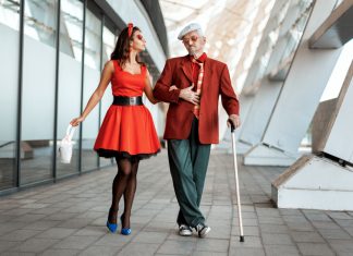 Почему мужчин постарше тянет к молодым девушкам