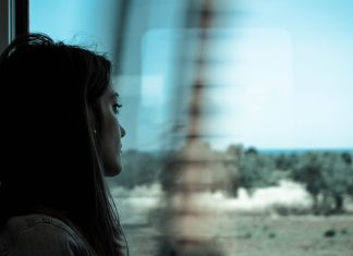 Я не хочу быть твоей второй половиной