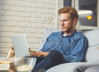 Если мужчина вас разлюбил, он делает эти 3 вещи