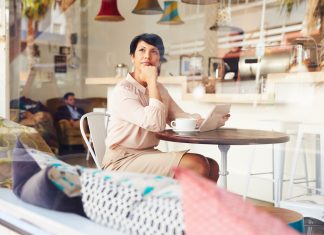 Почему в 30 лет женщина становится красивее и увереннее: 5 объяснений