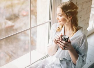 Когда женщина начинает делать эти 5 вещей, она стареет