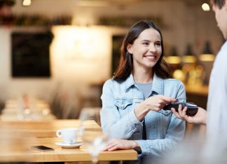 Если мужчина совершает эти 4 вещи, он пытается манипулировать вами