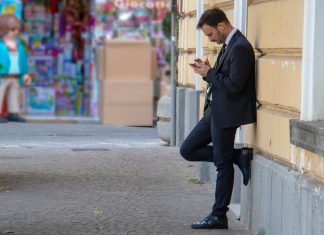 О волшебной палочке, которая должна поднимать мужчину с дивана и заставлять что-то делать