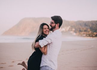 7 скрытых признаков, которые означают, что он на вас запал