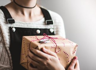 Если мужчина дарит вам подарки, не стройте из себя неприступную стену