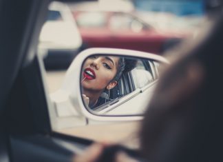 8 женских привычек, которые ненавидят мужчины