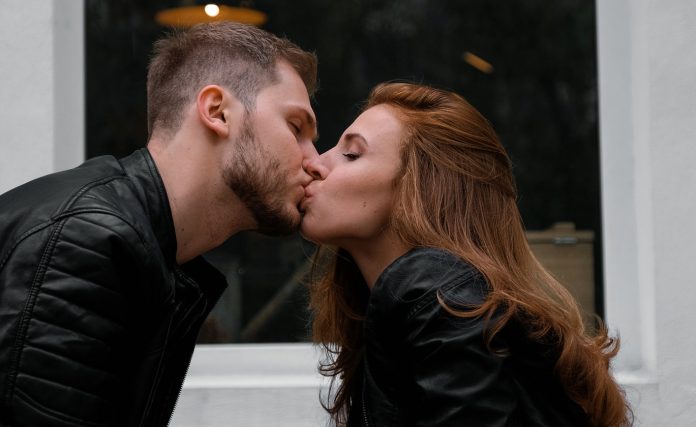 affection-couple-date-2626720
