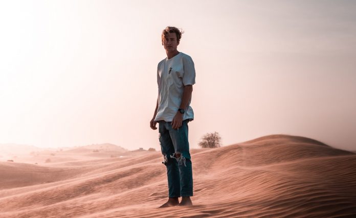 alone-arid-desert-2545044
