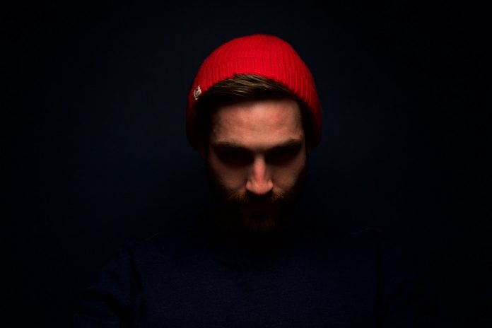 adult-beanie-dark-395085