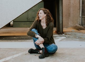 10 женских поступков, которые считаются нормой в 18 лет, но глупостью в 30