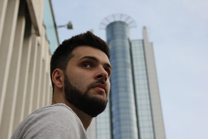 man-3690757_960_720