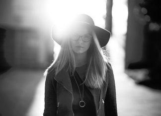 3 черты женской внешности, из-за которых мужчина прикипает к ней