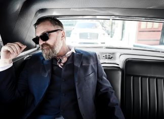 5 мыслей мужчины, когда он, наконец, встречает правильную женщину