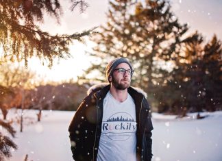 5 бытовых вещей, по которым сразу видно, что мужчина страдает от любви