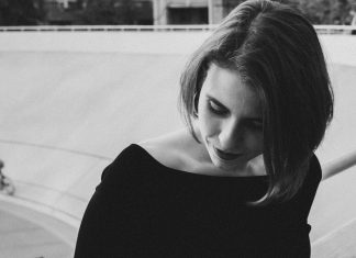 6 жестов, которые выдают альфа-женщину, как бы она ни скрывала