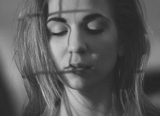 8 поступков женщины, которые показывают, что ее любовь к мужчине испарилась