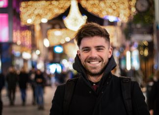 4 вещи, которые нельзя терпеть от мужчины, когда он буквально купает вас в заботе