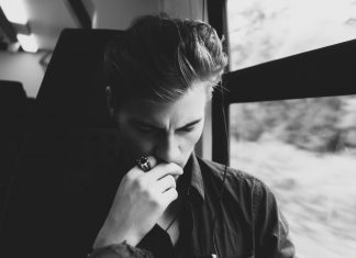 7 признаков, что мужчина разочарован в браке, хотя не показывает