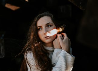 4 вещи, о которых бедная женщина непременно спросит мужчину еще до начала романа