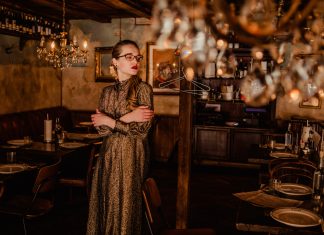 5 жестов, которые выдают ухоженную женщину