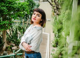 5 непозволительных жестов умной женщины, которые портят впечатление о ней