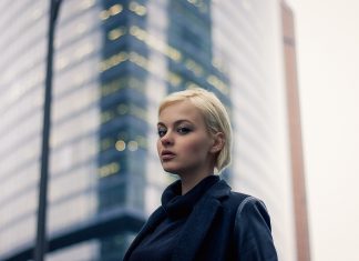 5 приемов в общении, чтобы вас приняли за коренную москвичку