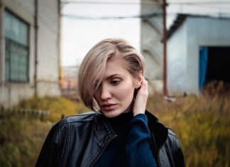 5 вещей, которые разведенная женщина не должна позволять мужчине делать при ней