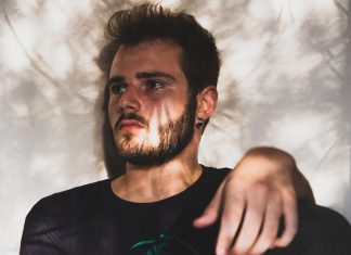 6 движений, по которым вы запросто вычислите мужчину мужчину-слабака