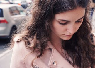 Чувствительные женщины, которые переживают из-за любого пустяка: 3 знака Зодиака