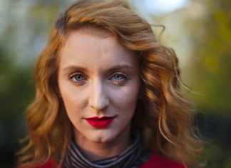 7 манер, которые выдают безотказную женщину