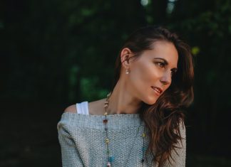 Какие 4 знака Зодиака носят женщины, которые влюбляются до мурашек каждый раз