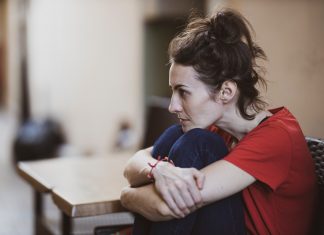 4 признака, выдающие бедную женщину, которые никак не упрятать