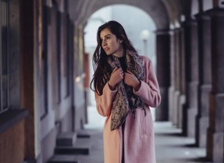 Что носит в сумке женщина, которую любят: 5 вещей