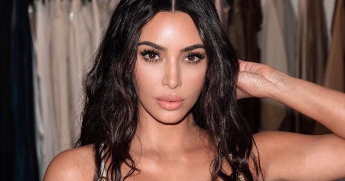 kimkardashian_72488344_405716280333053_116595090910071377_n