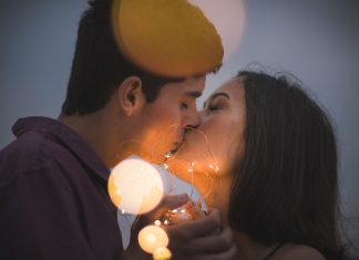 5 приемов при поцелуе, чтобы мужчина просил вас о нем снова и снова