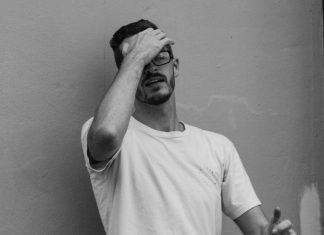 7 фраз, которыми муж невольно выдает, что гуляет от жены