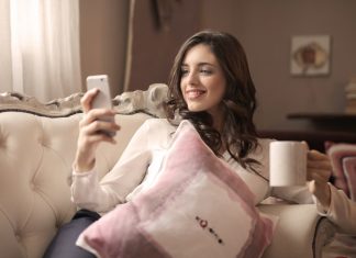 5 ваших смс мужчине, после которых он взвоет от тоски по вам