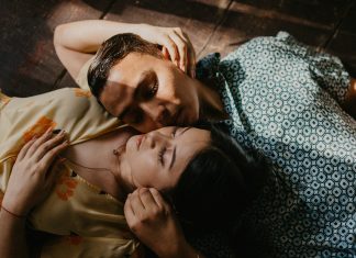 4 запаха тела женщины, которые мужчины готовы вдыхать часами