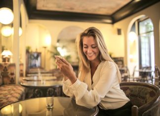 7 смелых смс, которыми умные женщины влюбляют в себя мужчины