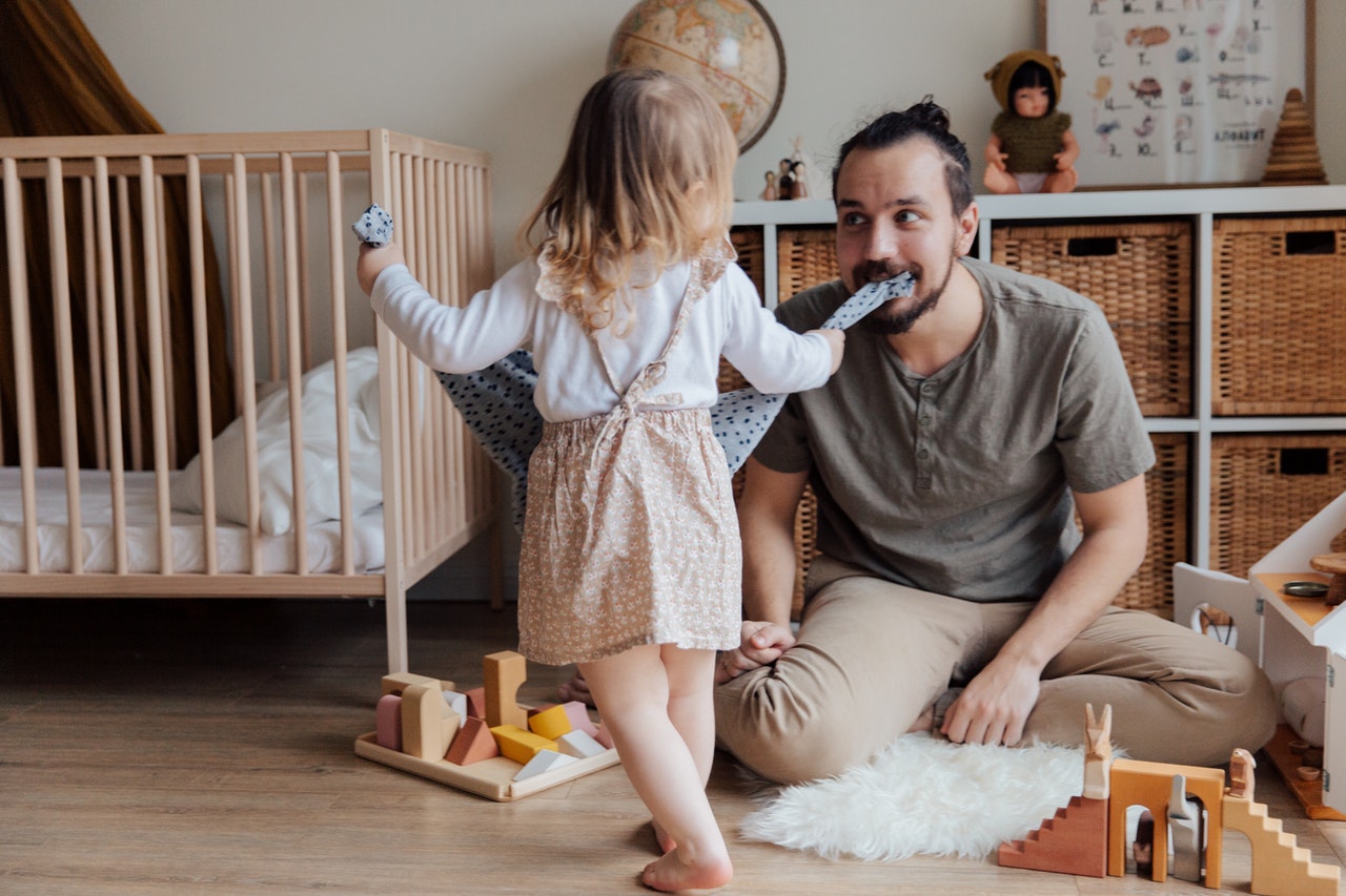 Life with father. Роль папы в жизни девочки. Хороший папа который уделяет время для семьи.