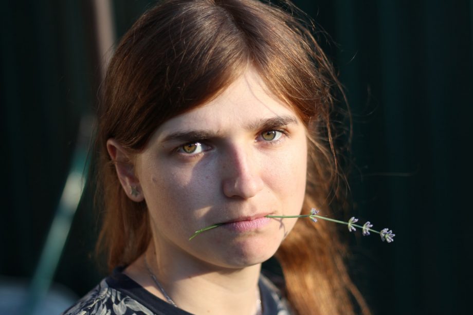 7 особенностей женщины, которая слишком долго без мужчины 2 tetiana strilchuk yXA0ixOjUlQ unsplash