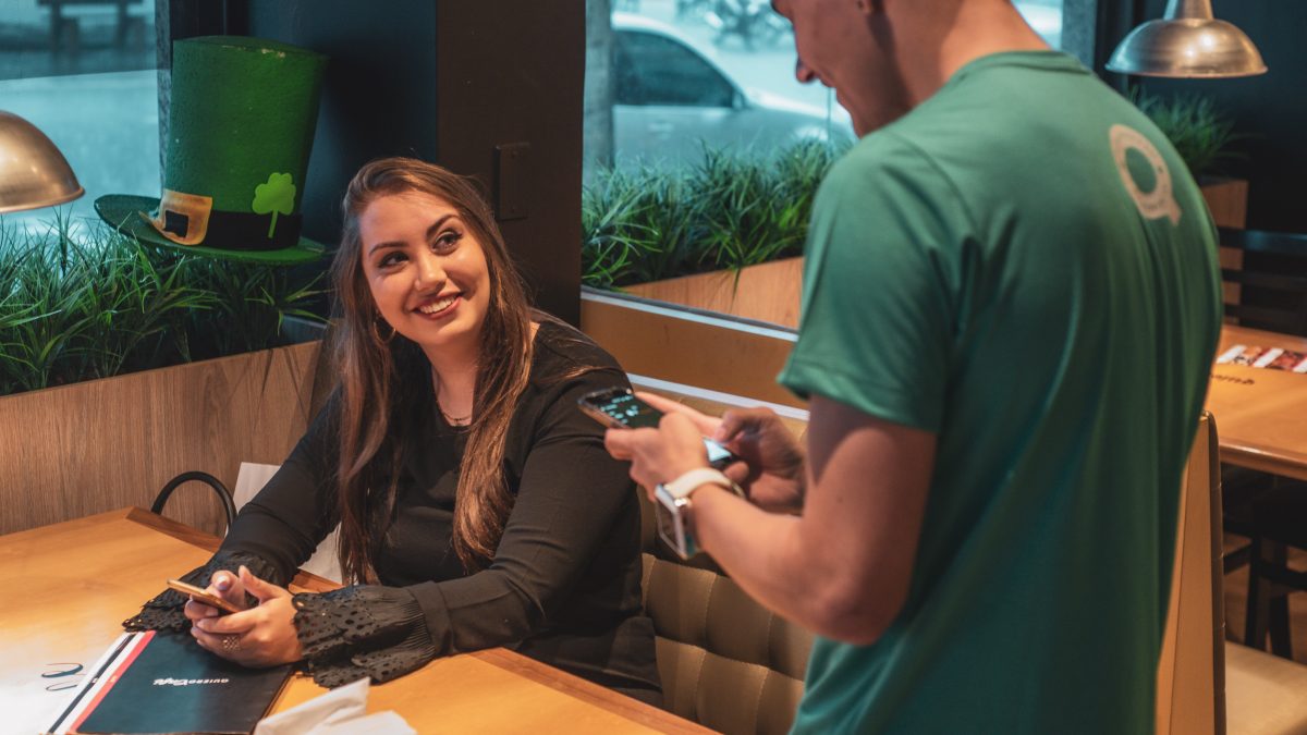 7 ситуаций в кафе, после которых официанту не положено ни копейки чаевых