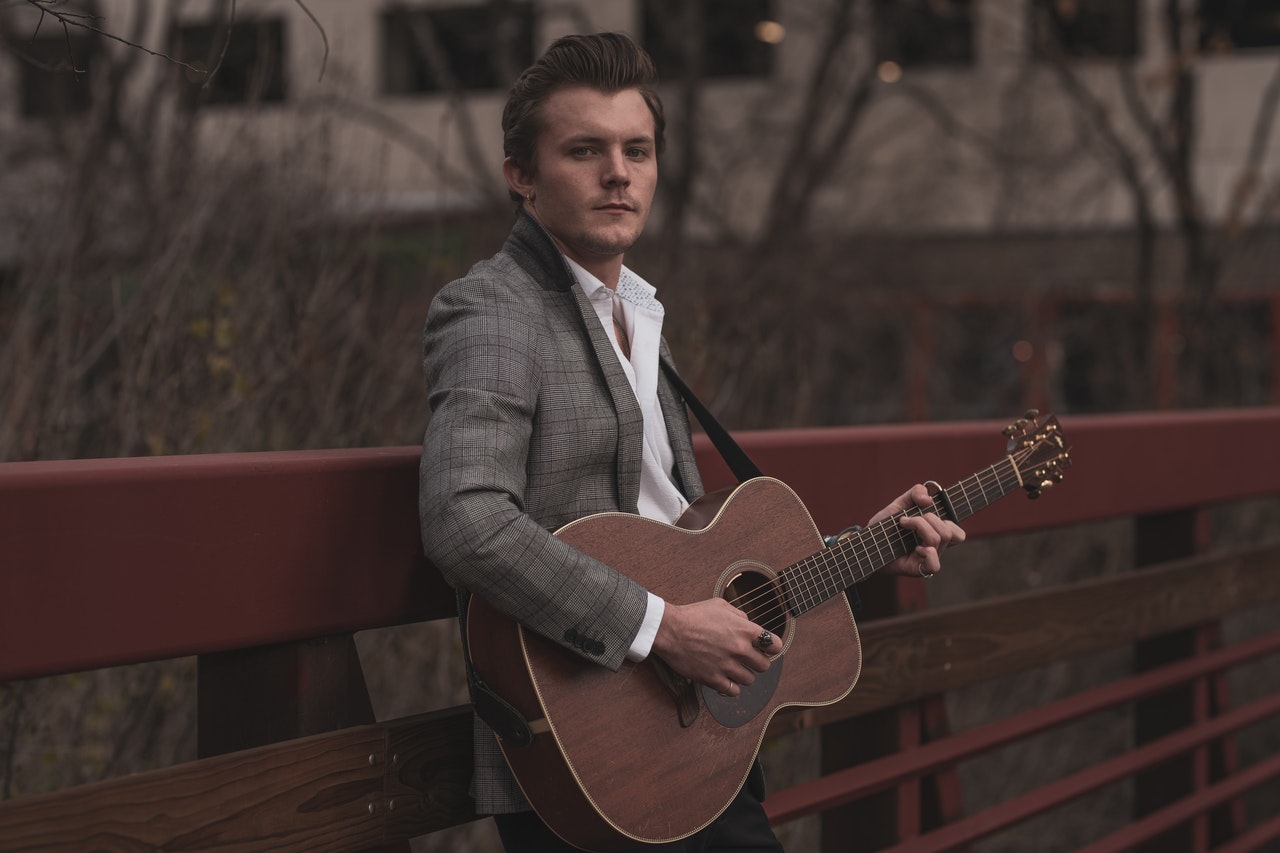 6 тайных желаний мужчины, когда он мучается от любви к женщине