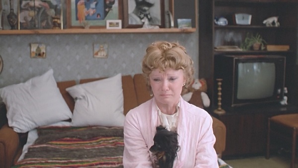 Интерьер квартиры Раисы Захаровны из «Любовь и голуби». Что вы не заметили